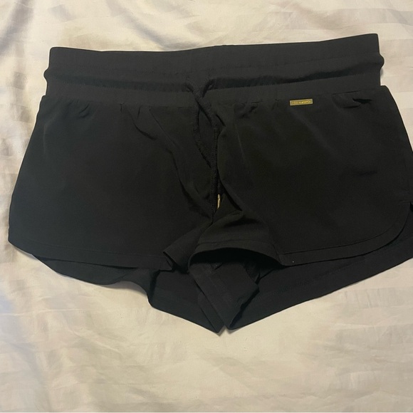 Cleo Harper Dash Short - Picture 2 of 8